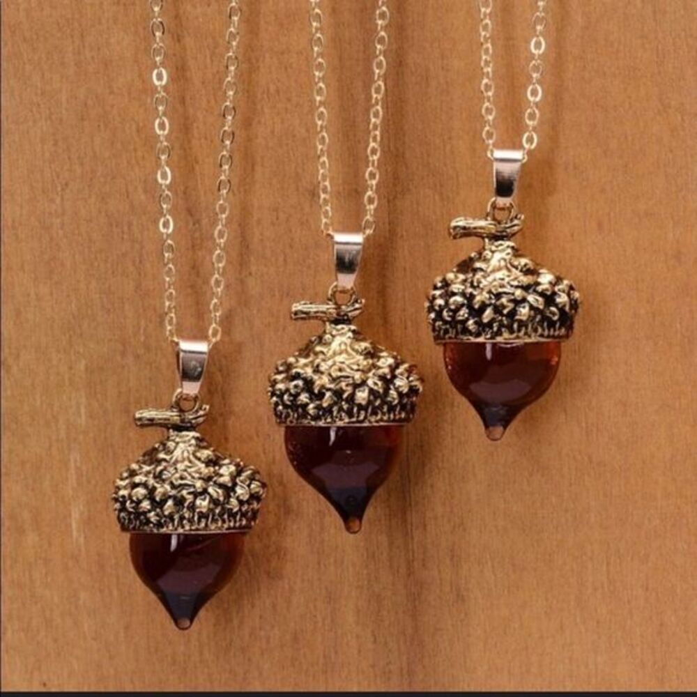 🍂Gold tone glass acorn necklace 🍁